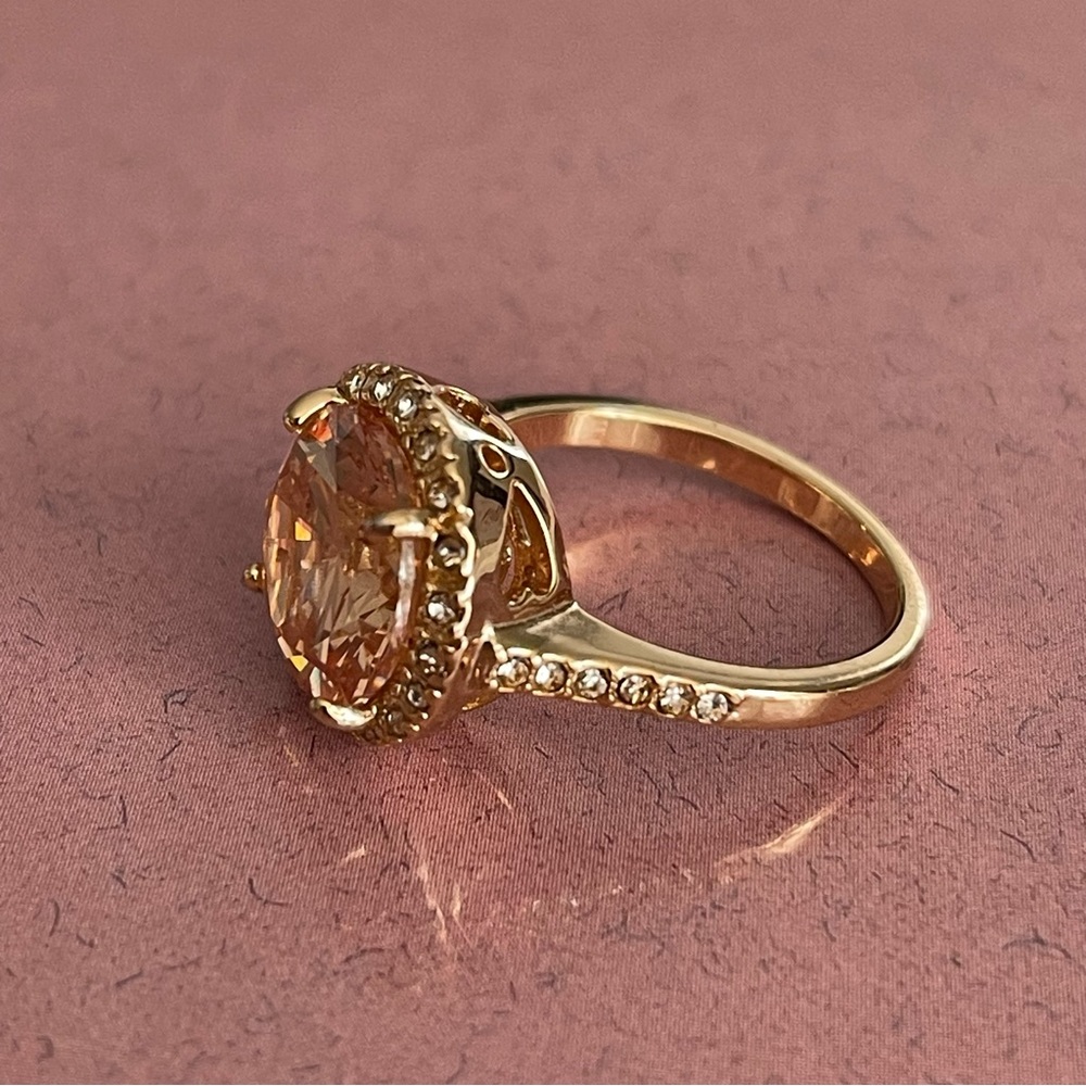 Gorgeous Morganite Cocktail Ring Cubic Zirconia Gold Tone Size 9 - Picture 7 of 9